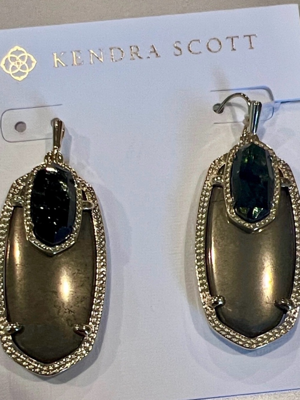 NWT Super Rare Retired Kendra Scott Emmy Earrings Pyrite & Green Mica YG Amazing